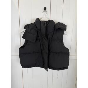 Lululemon Women's Black Puffer Vest Size 6 - NWOT